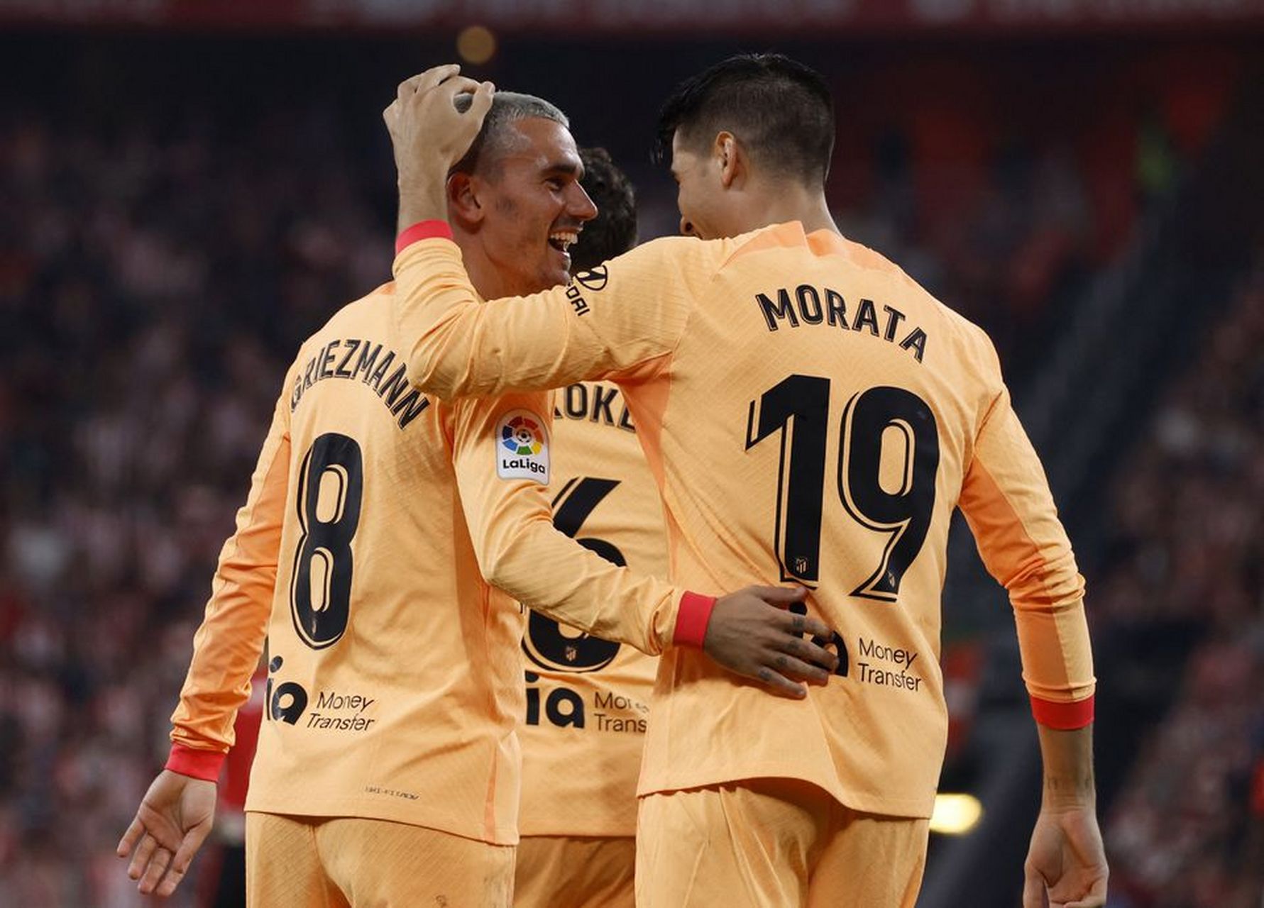 格列兹曼与巴萨激战正酣，补时阶段一粒世界波决定胜负！的简单介绍